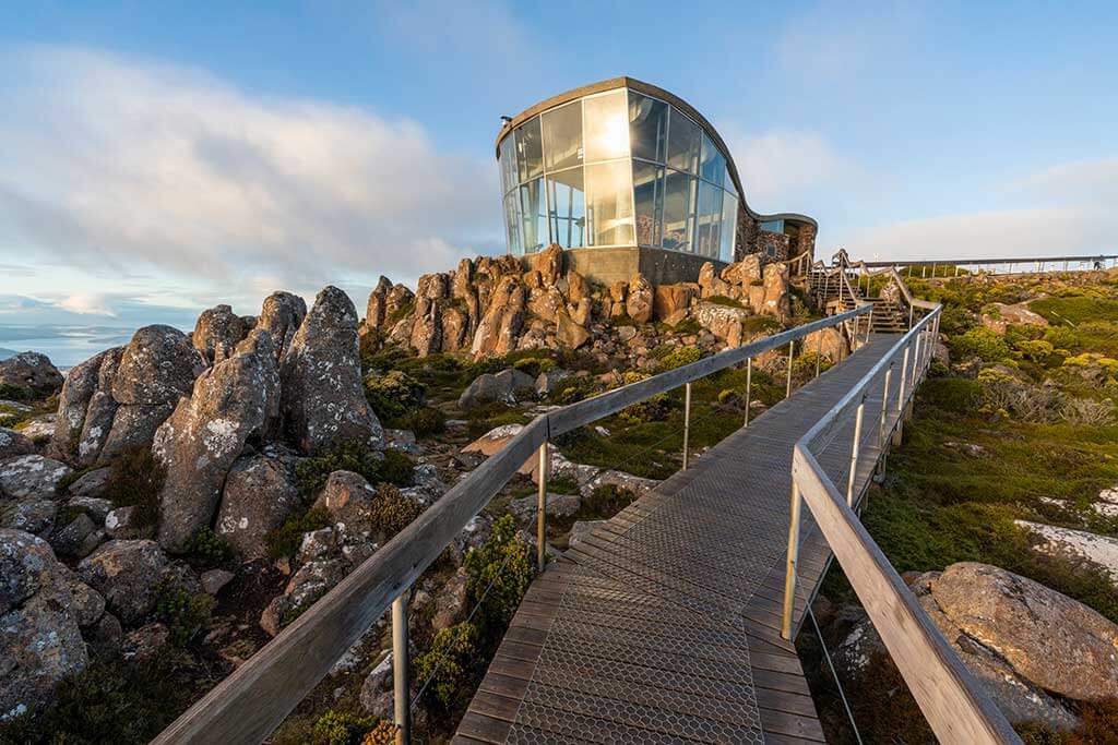 Hobart is a place that is on many itineraries when visiting Tasmania. Here you will find the ultimate list of day trips from Hobart that are worth taking.